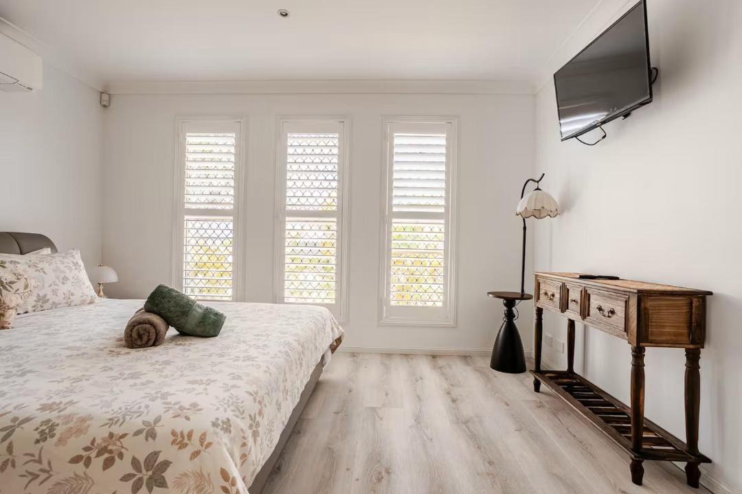 Victoria Point Bed & Breakfast | Victoria Point Private Residential Room with Private Bathroom