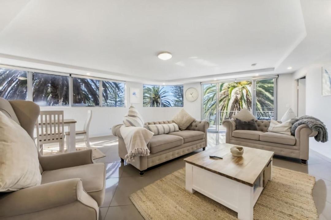 The Entrance Apartment | Family Friendly with 2 TVs Rooftop Pool