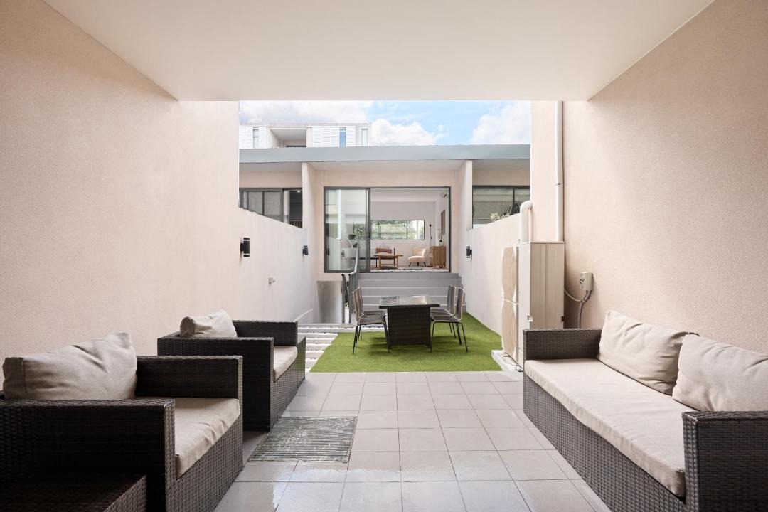 Alexandria House | Luxury 5BR Home - Park Views - Near CBD & Airport