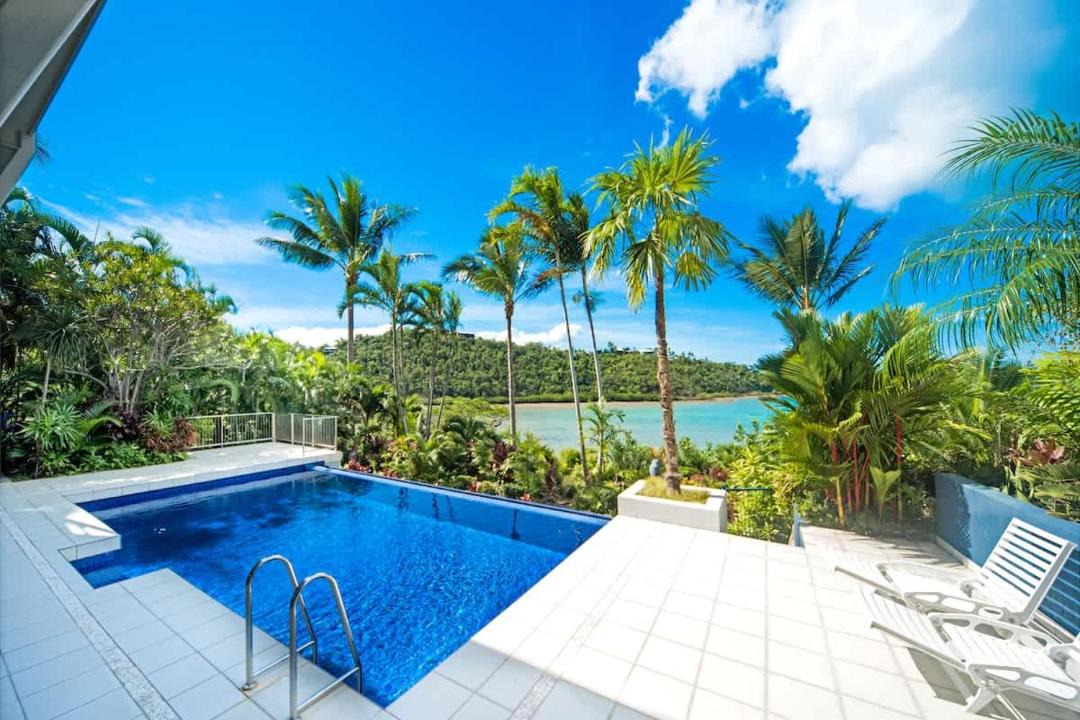 Shute Harbour Apartment | Baybliss Escape #2 - Adults Only