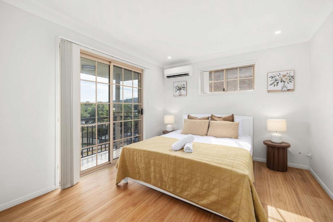 Brisbane House | Pool & Tennis Court 3BR Bright Mt Gravatt Retreat