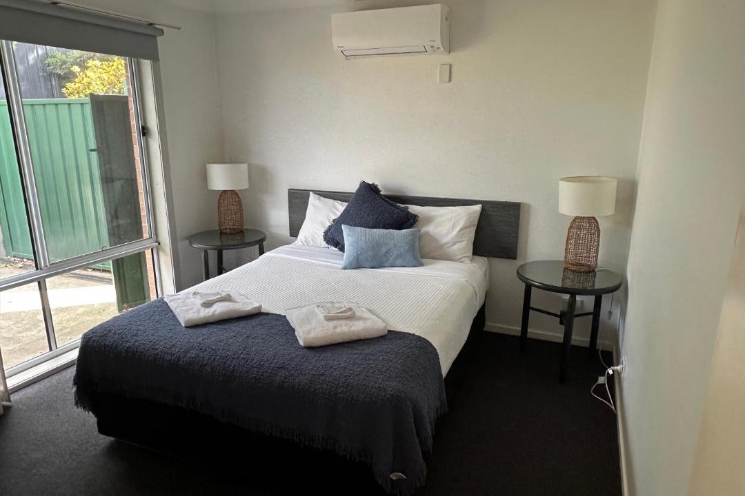 Albion Park Rail Hotel | The Oaks Hotel Motel