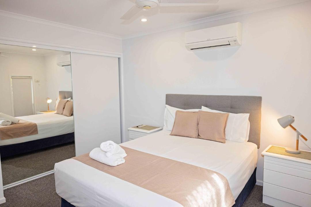 Blacks Beach Apartment | The Shores Holiday Apartments