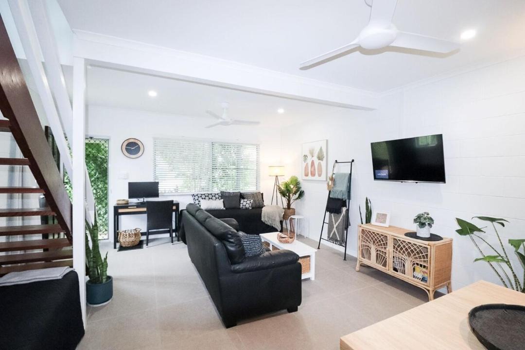 Cannonvale Apartment | Whitsunday Pandanus-Stylish 2 bedroom townhouse in quiet location