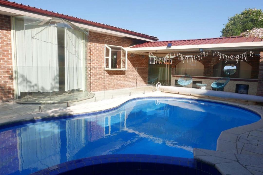 Concord House | Fantastic Family Home with Pool at Concord