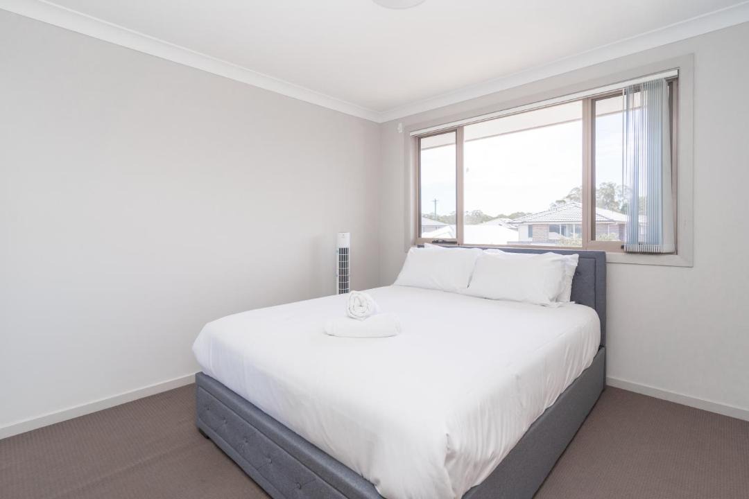 Werrington House | Spacious 4-Bedroom Home Near University & Shops