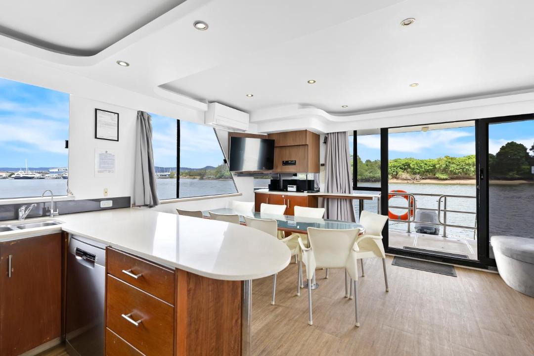 Coomera Boat Rental | Coomera Houseboats