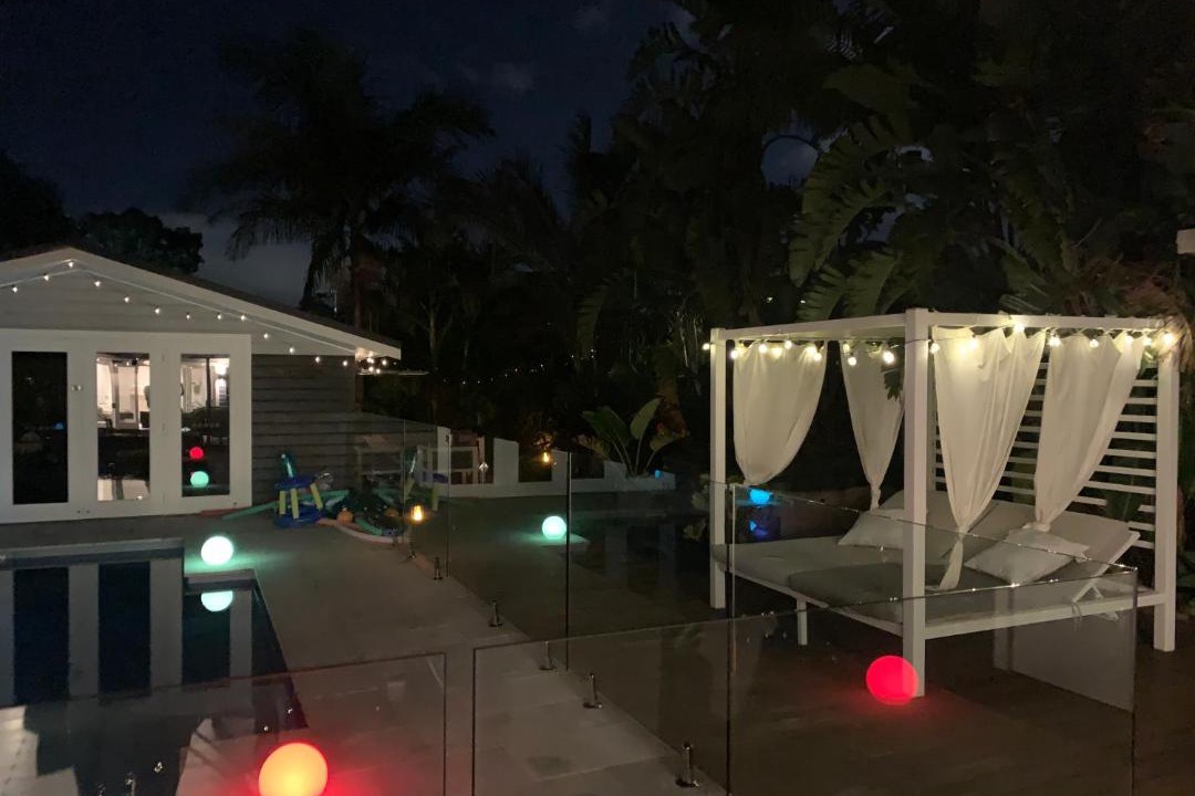 Woy Woy House | Woy Woy Staycation - Heated Pool & Hot Tub & BBQ & Pizza Oven & Arcade Game & Pool Table