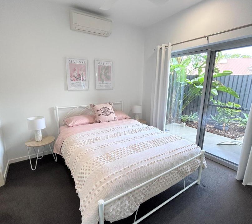 Manly Apartment | Location, location, location - ground floor