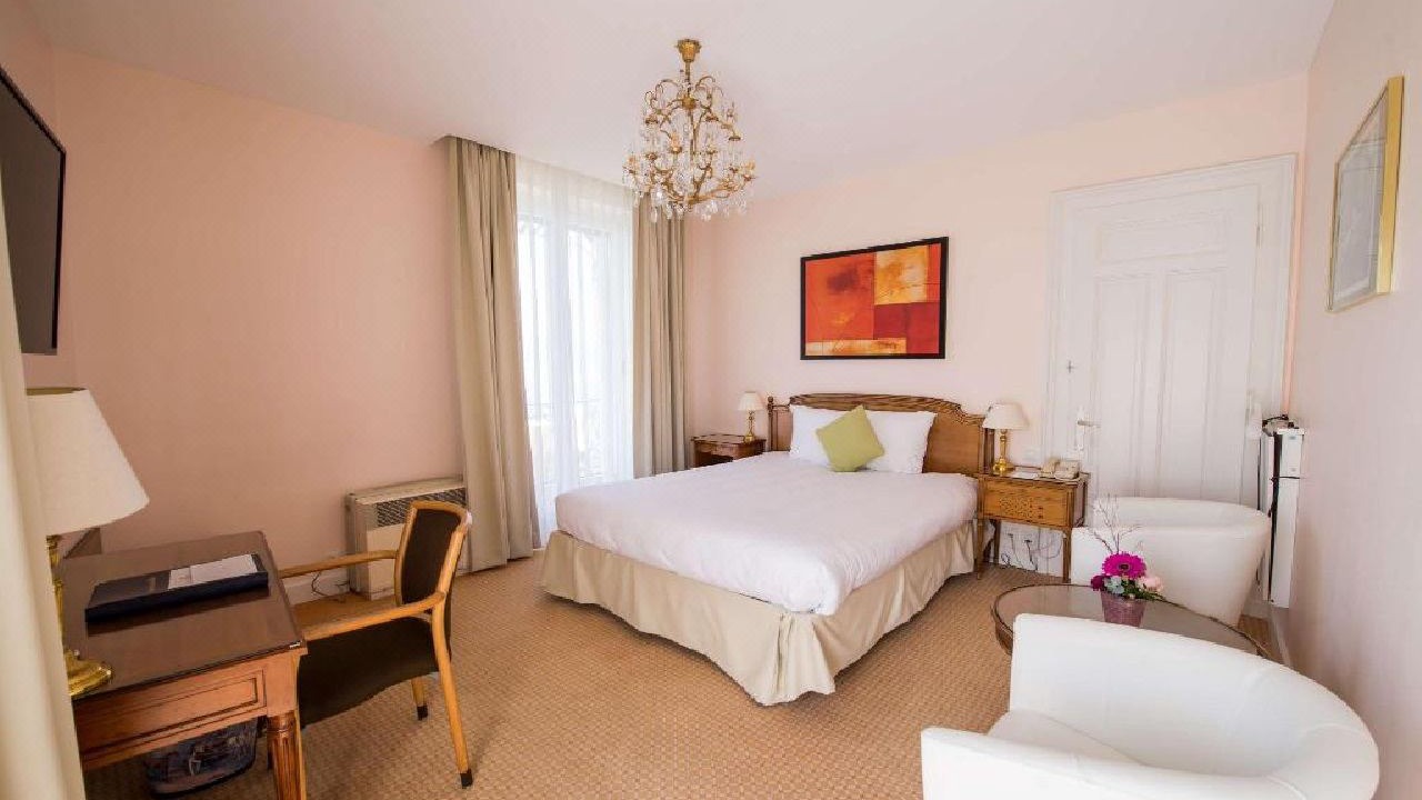 Photo of Bedroom in Montreux City Centre