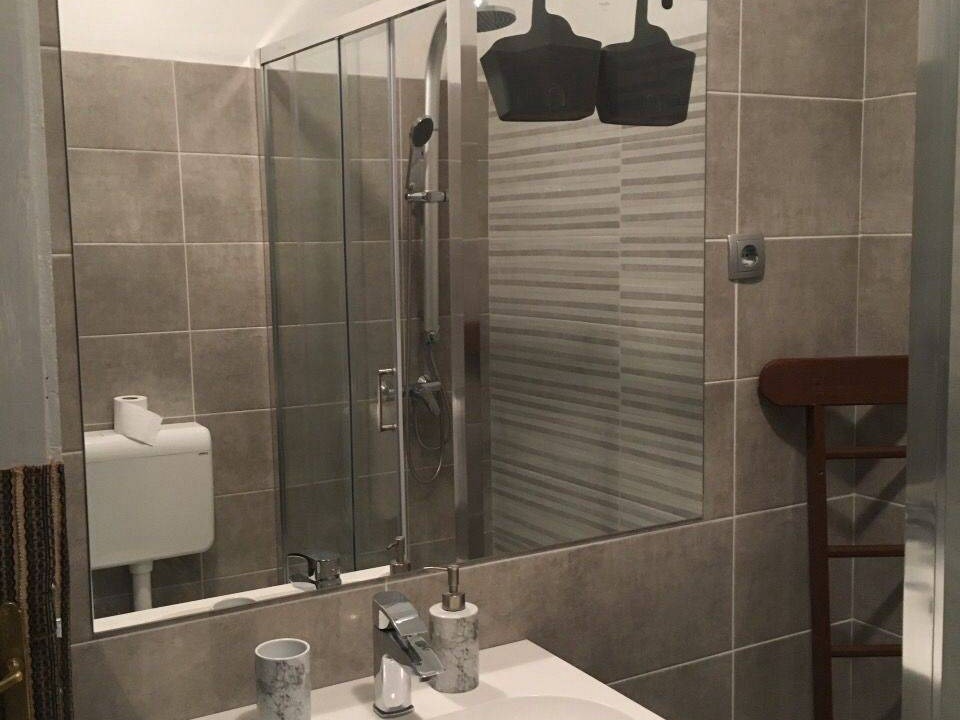 Photo of Bathroom in Blace