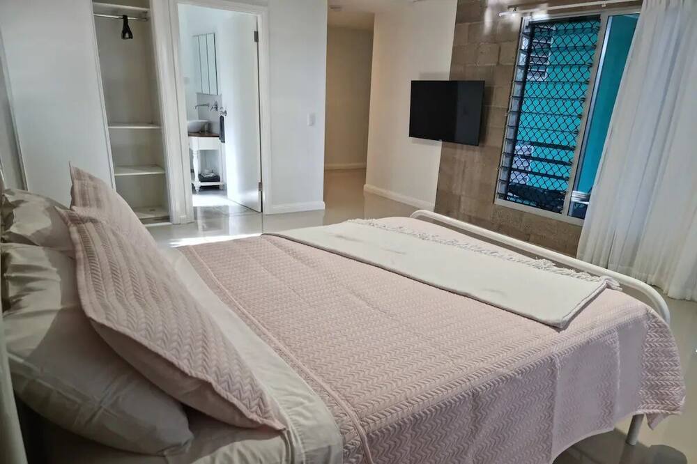 Photo of Bedroom in Eimeo