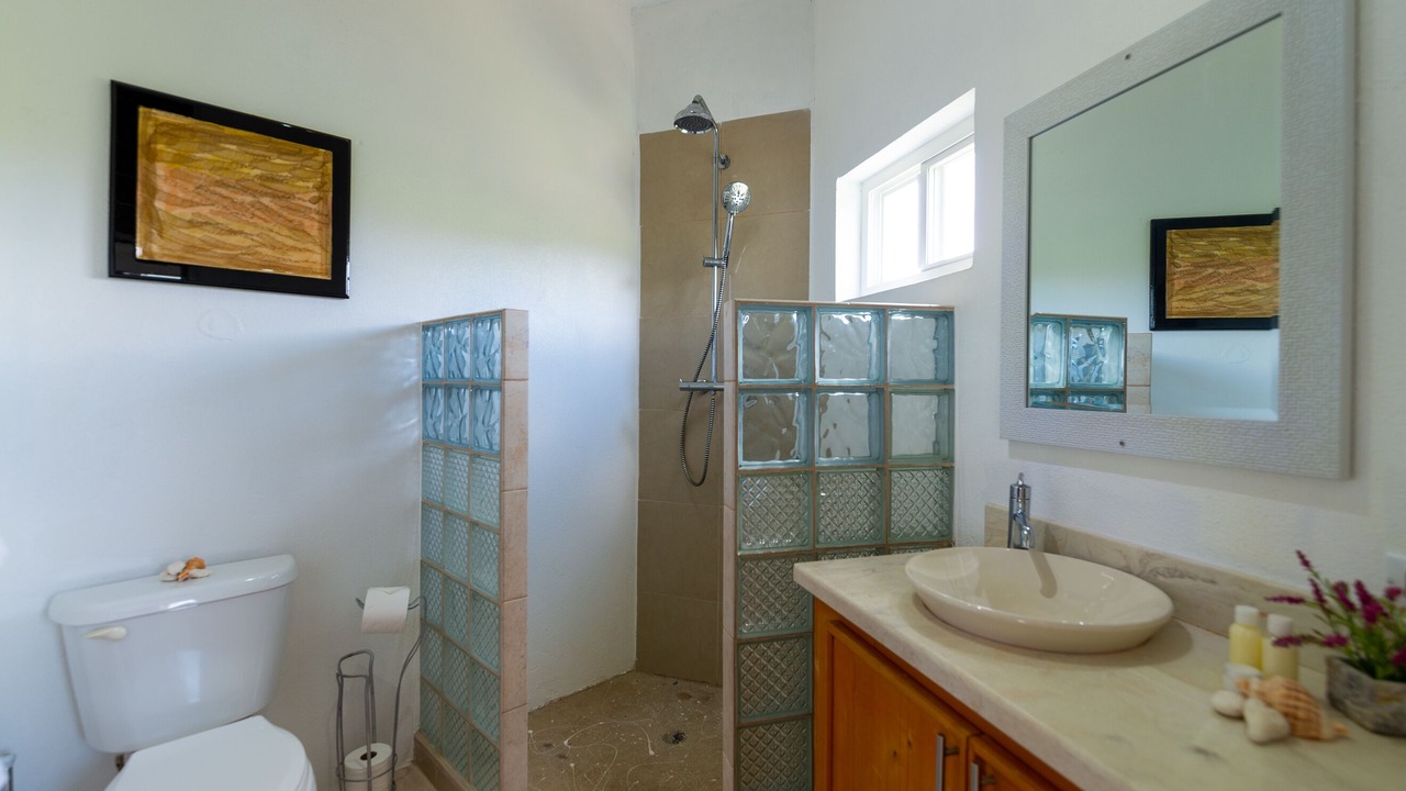 Photo of Bathroom in Head of The Bay
