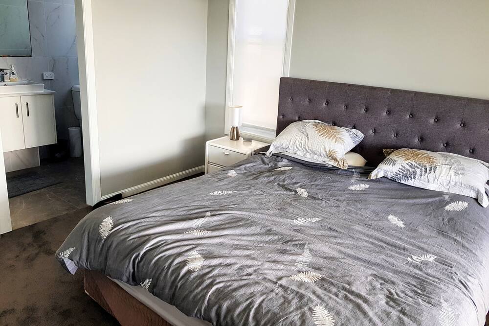 Photo of Bedroom in Redland Bay
