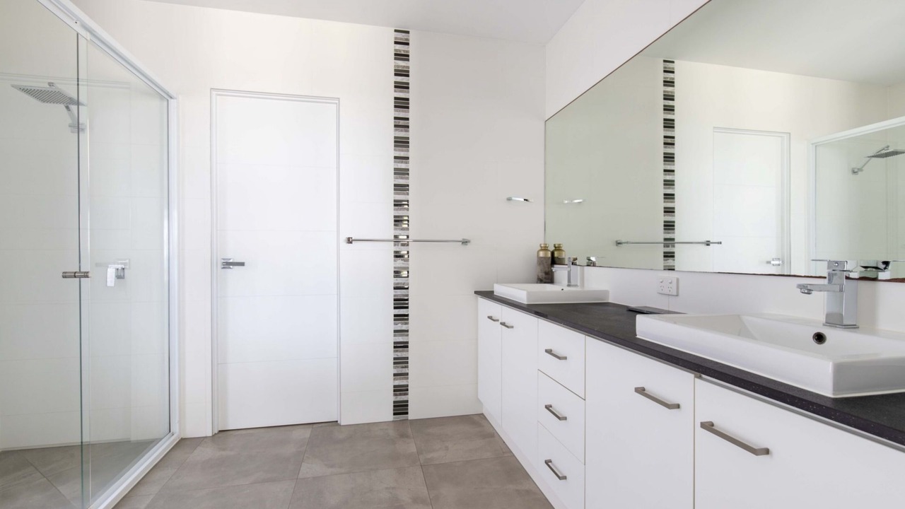 Photo of Bathroom in Oak Beach