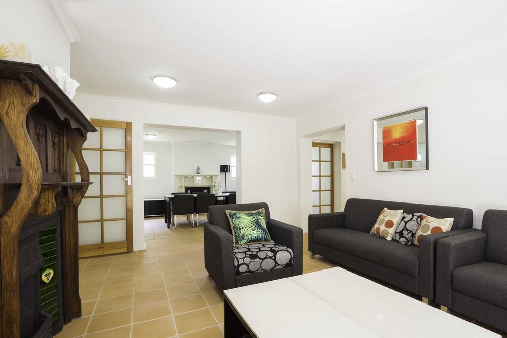 Photo of Livingroom in Waverton