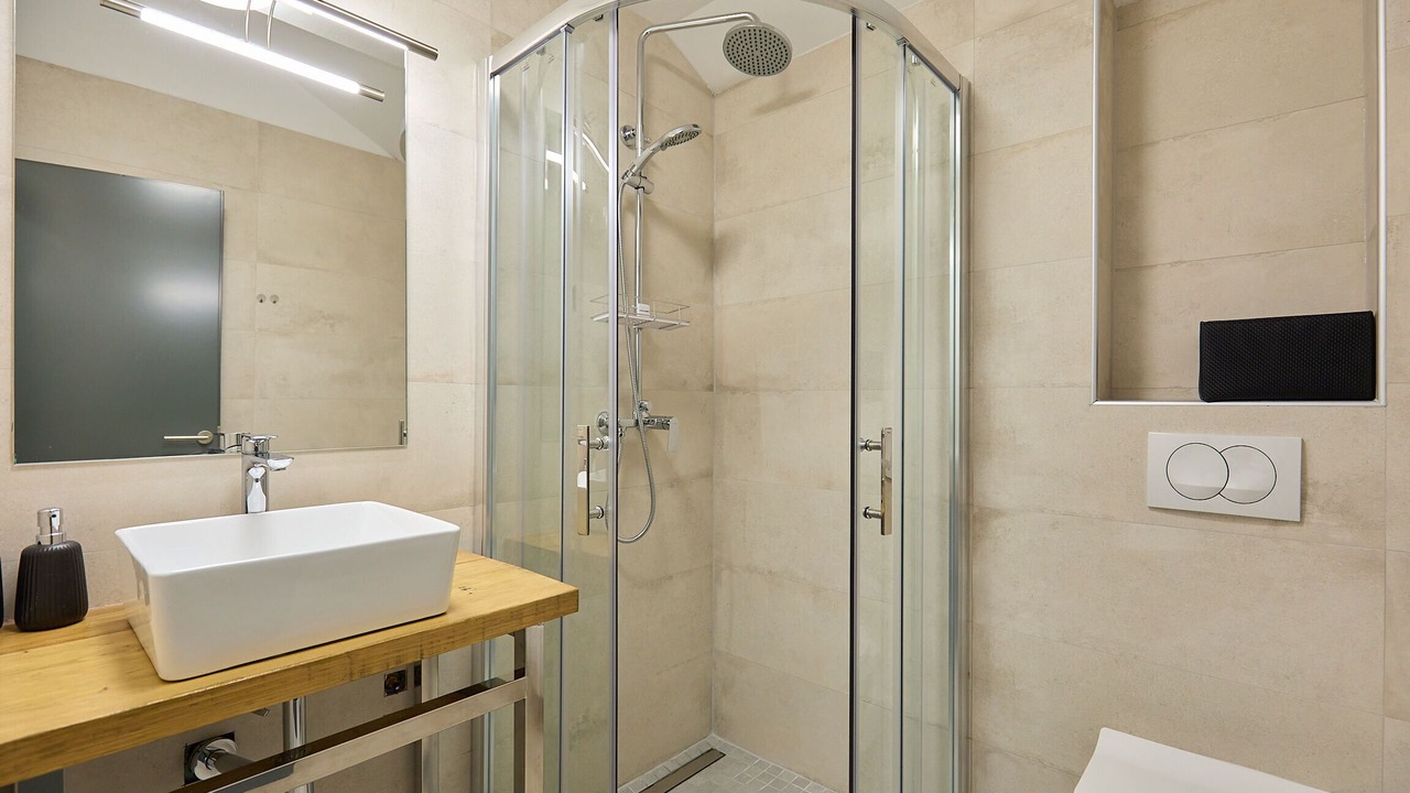 Photo of Bathroom in Pile