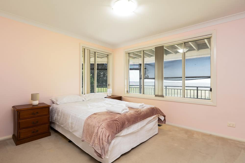 Photo of Bedroom in Berkeley Vale