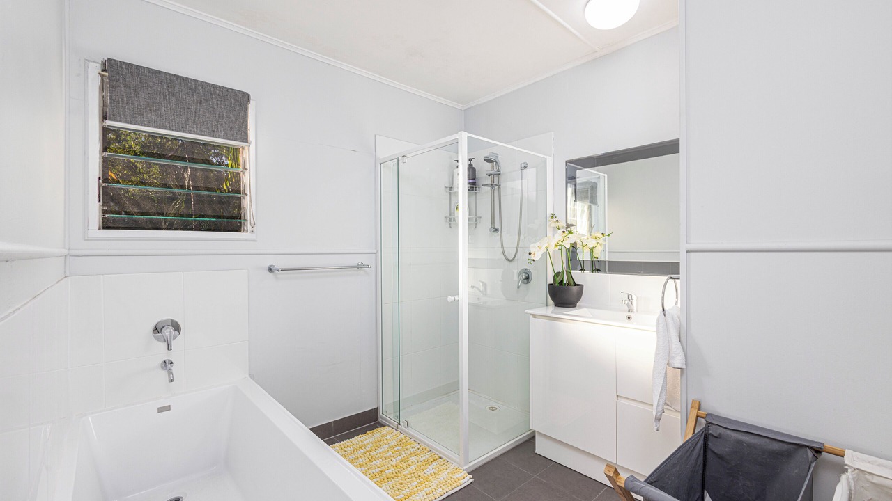 Photo of Bathroom in Belgian Gardens