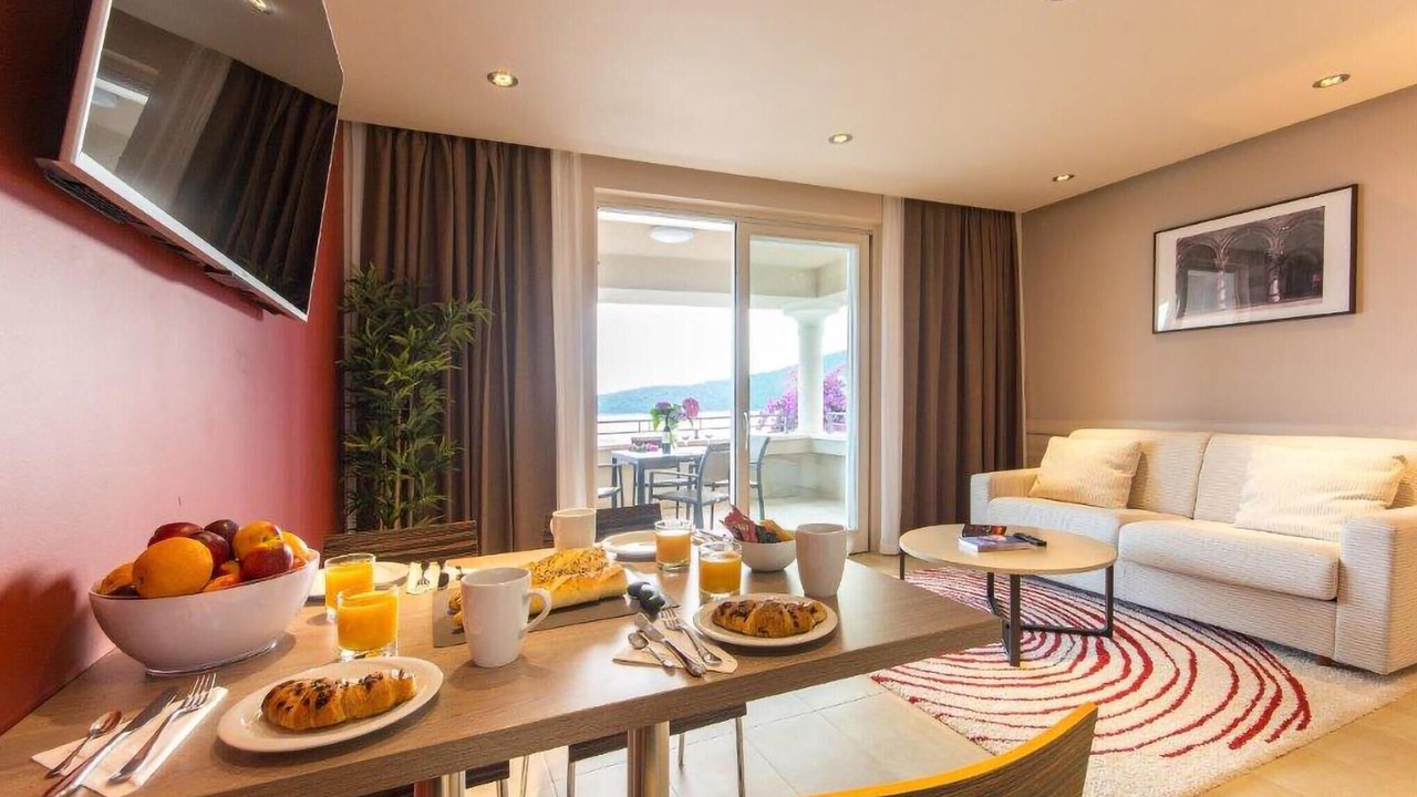 Photo of Bedroom in Molunat