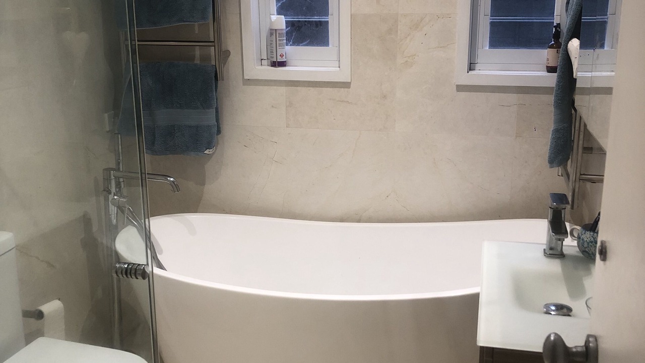 Photo of Bathroom in Freshwater