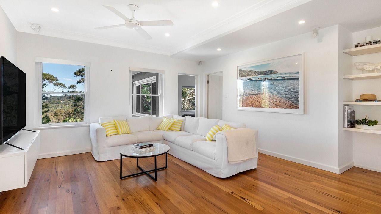 Photo of Livingroom in Whale Beach