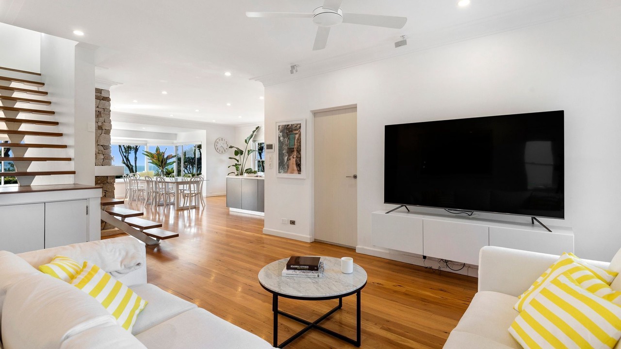 Photo of Livingroom in Whale Beach