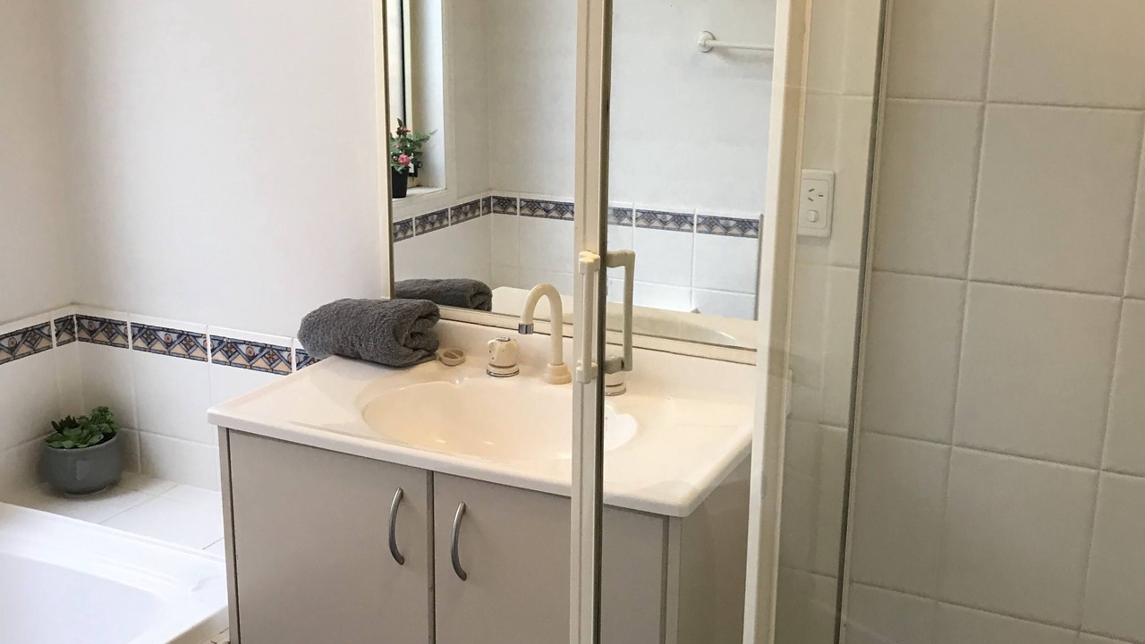 Photo of Bathroom in Kingswood