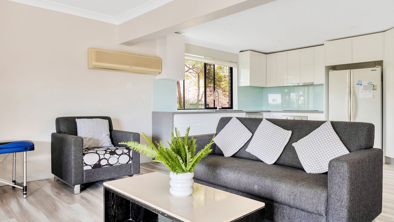 Photo of Livingroom in Point Clare