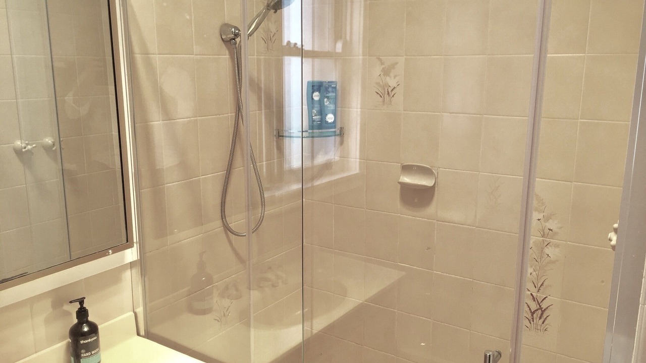 Photo of Bathroom in Freshwater