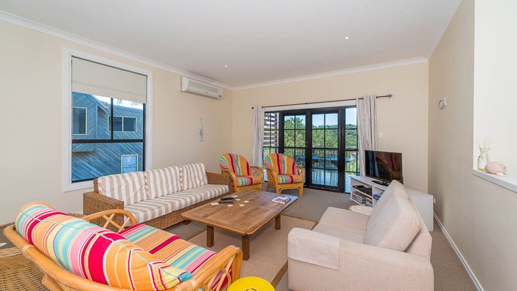 Photo of Livingroom in Macmasters Beach