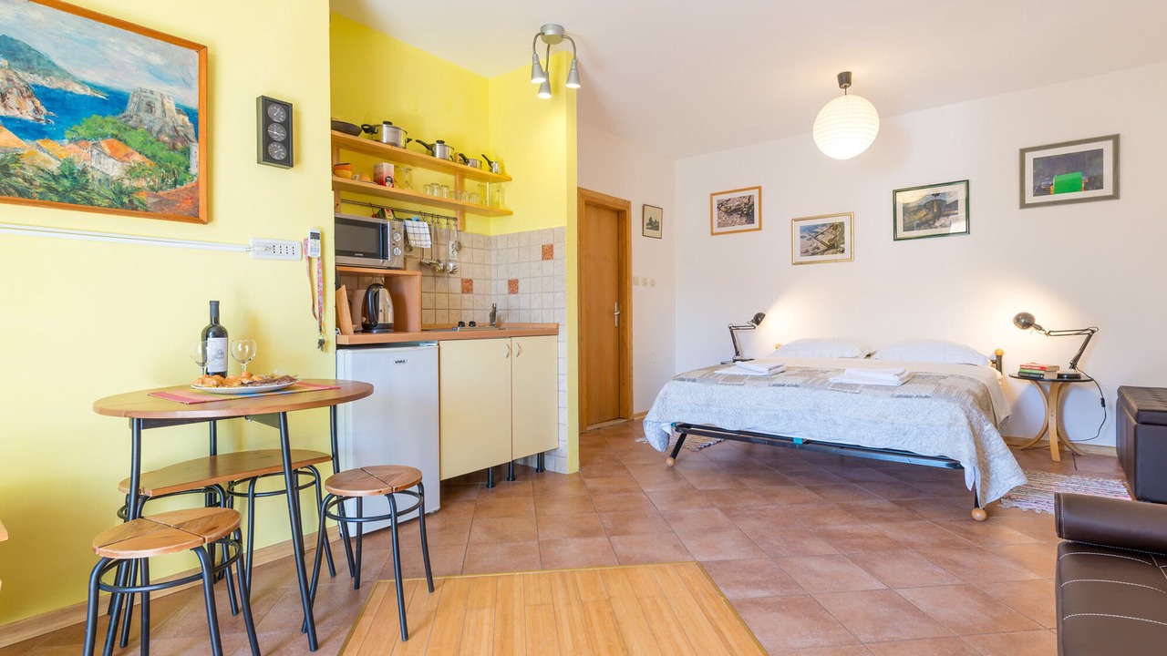 Photo of Bedroom in Pile