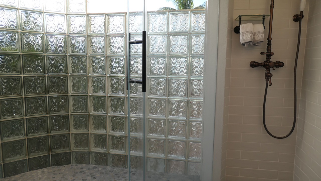 Photo of Bathroom in Spanish Town