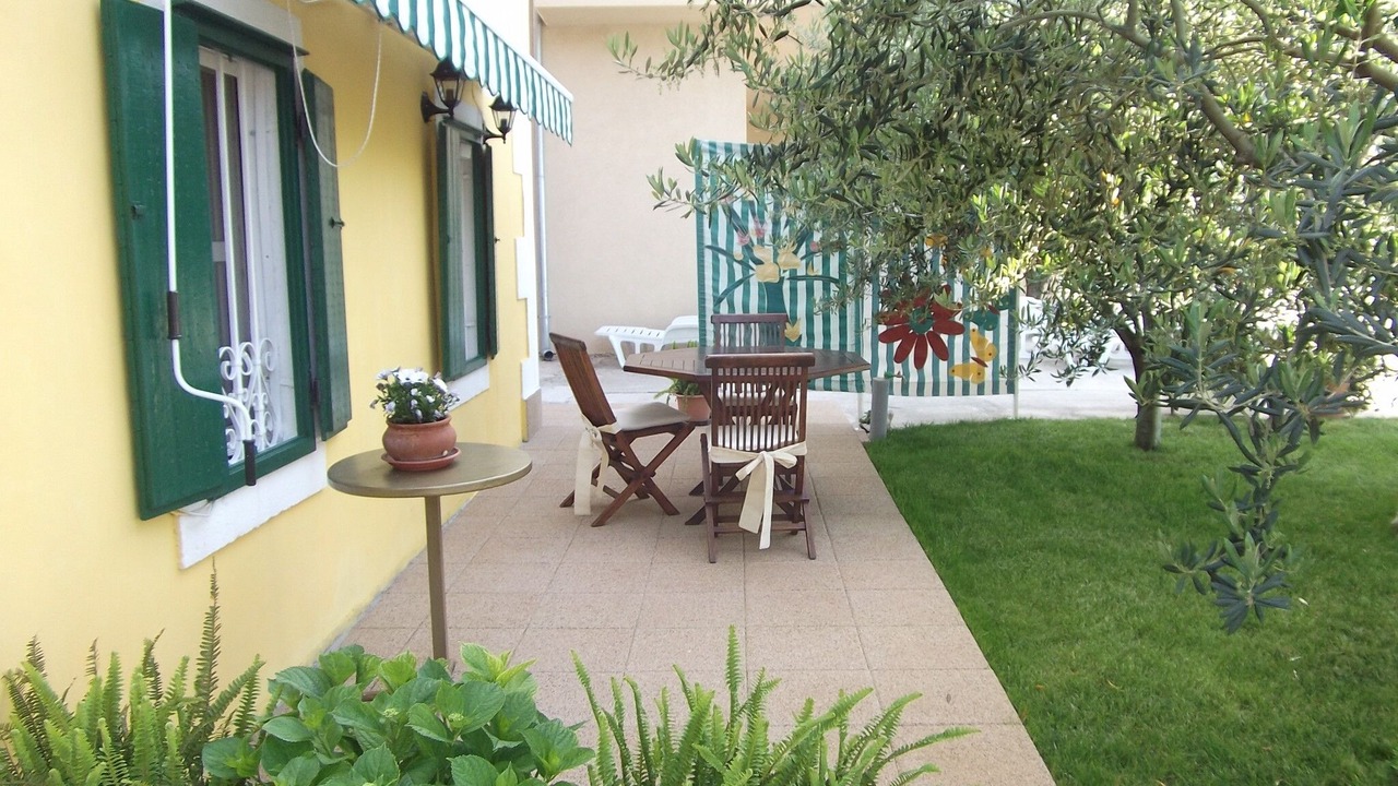 Photo of Outdoor in Blace
