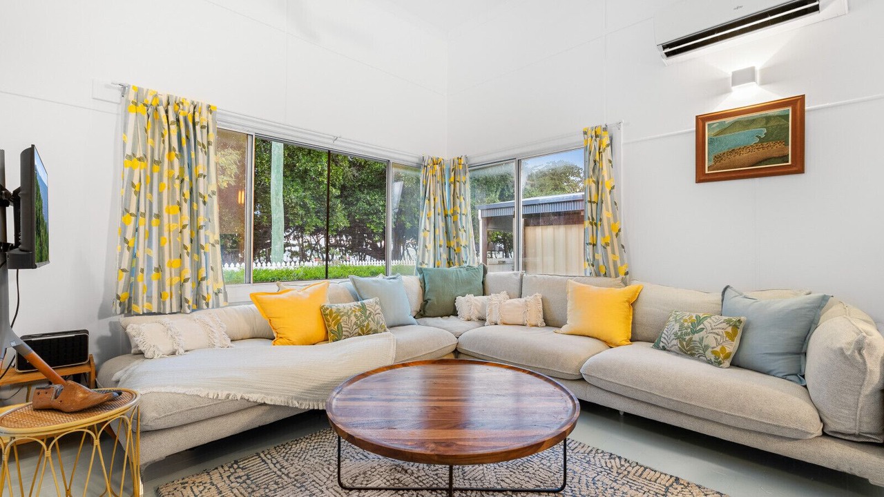 Photo of Livingroom in Newell