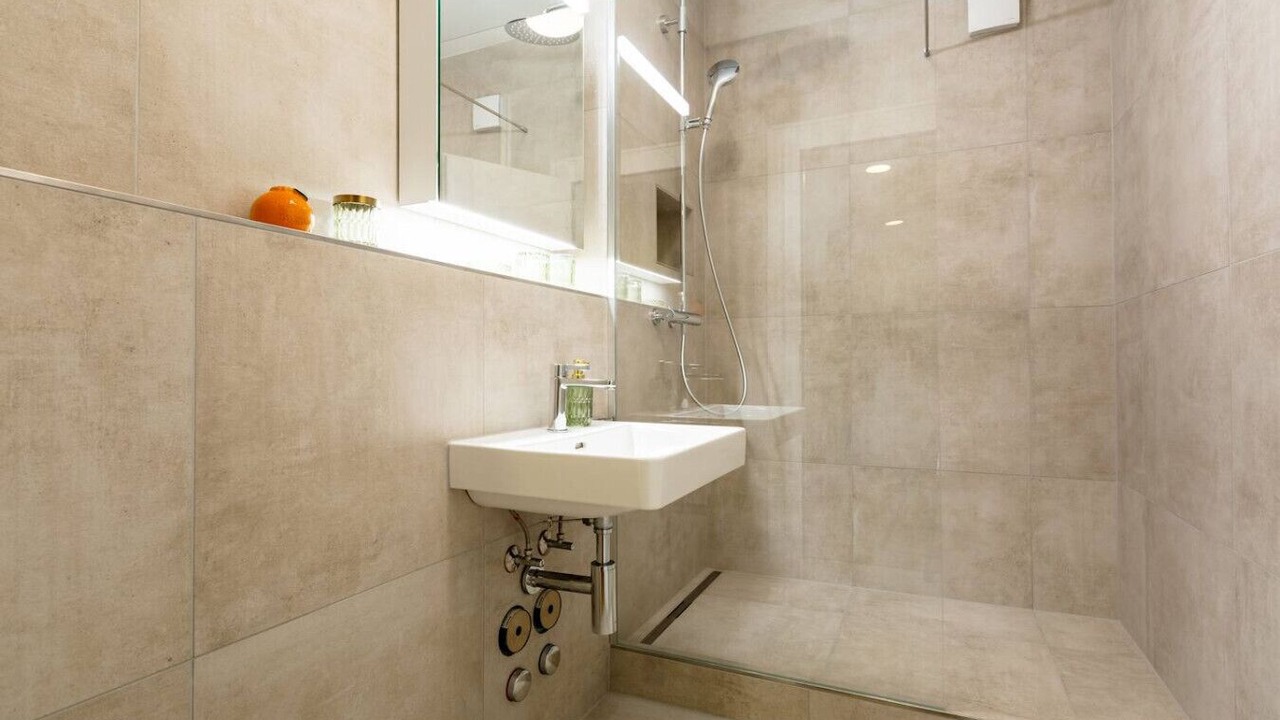 Photo of Bathroom in District 6