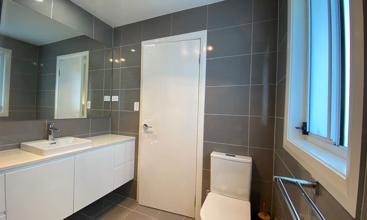 Photo of Bathroom in Gledswood Hills