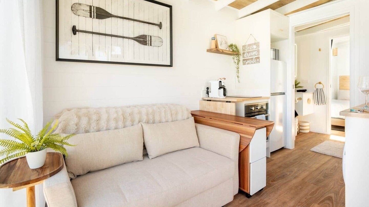 Photo of Livingroom in Broadbeach Waters