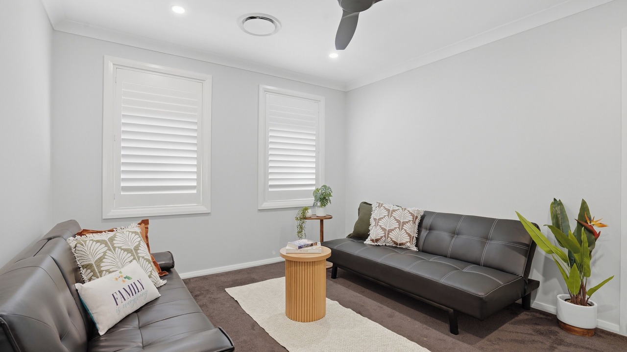 Photo of Livingroom in Gledswood Hills