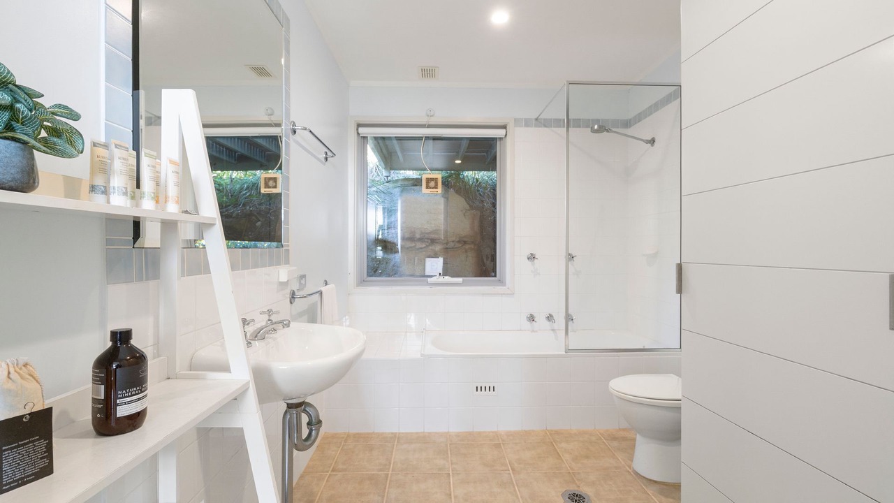 Photo of Bathroom in Avalon Beach