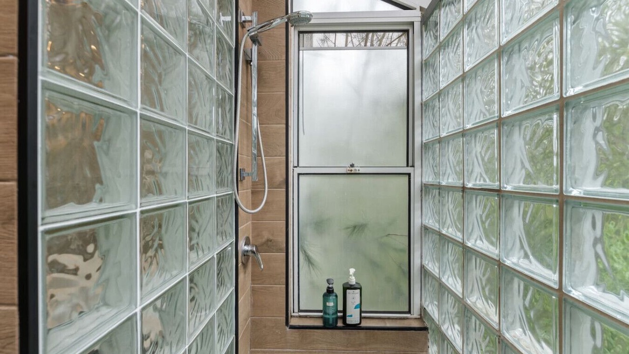 Photo of Bathroom in Daisy Hill