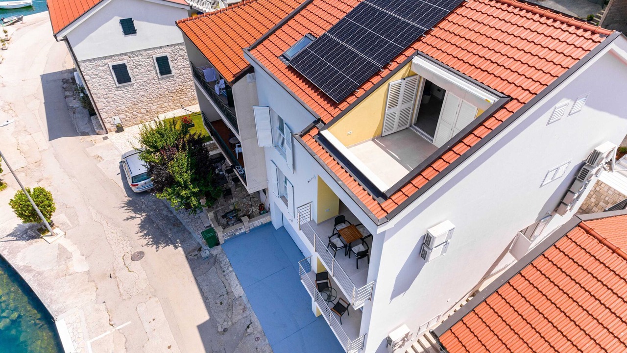 Photo of Others in Ploce
