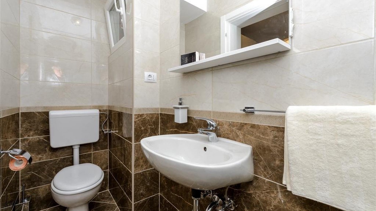 Photo of Bathroom in Molunat