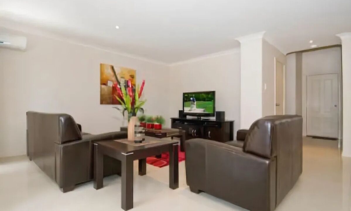Photo of Livingroom in Eli Waters