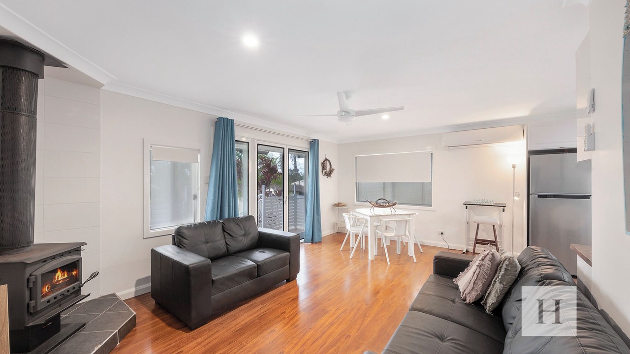 Photo of Livingroom in Summerland Point