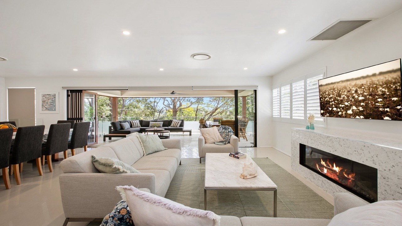 Photo of Livingroom in Macmasters Beach