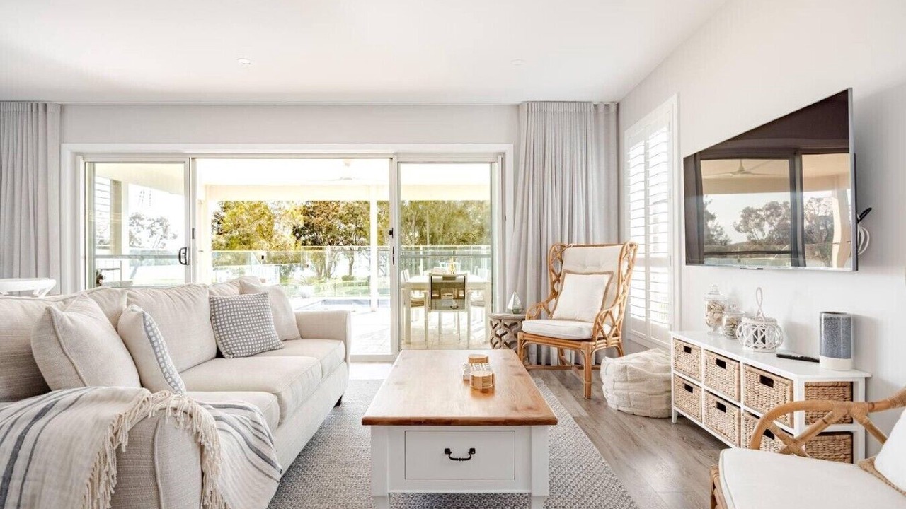 Photo of Livingroom in Swansea