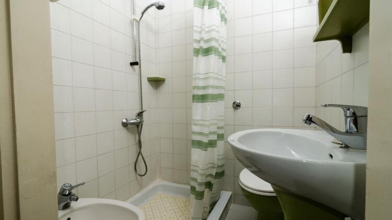 Photo of Bathroom in Pile
