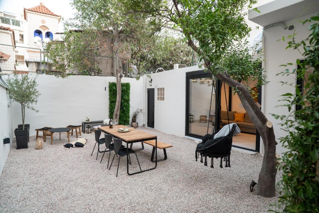 Photo of Patio Balcony in Keratsinion