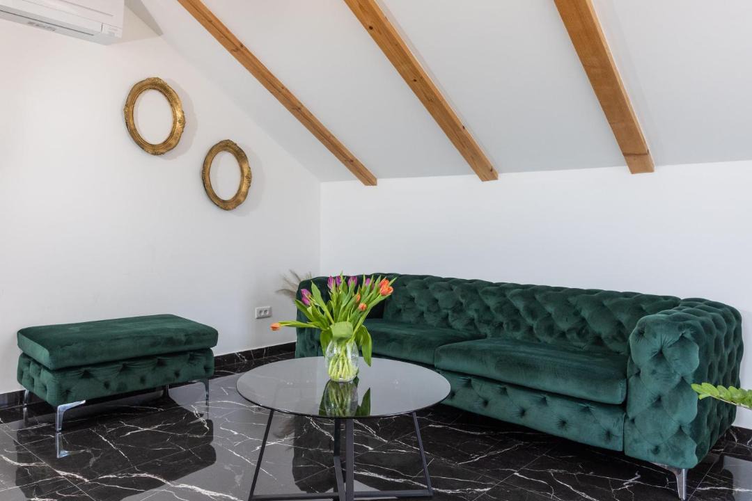Photo of Livingroom in Pile